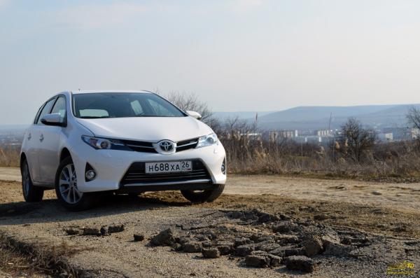 Второе поколение Toyota Auris: тест-драйв